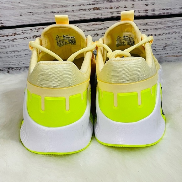 New Women’s Nike Free Metcon 5 - Picture 3 of 10